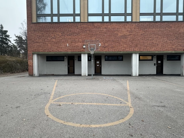 Profile of the basketball court Hagsätraskolan, Bandhagen, Sweden