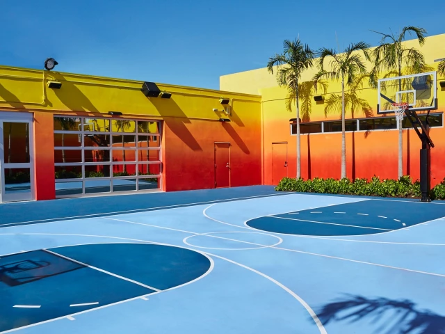 Profile of the basketball court UNKNWN - LeBron James’s Wynwood Store, Miami, FL, United States