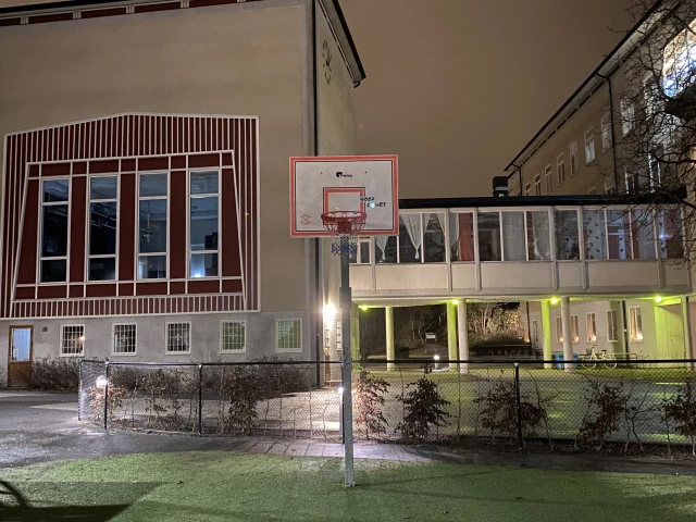 Årstaskolan Basketball Court hoop