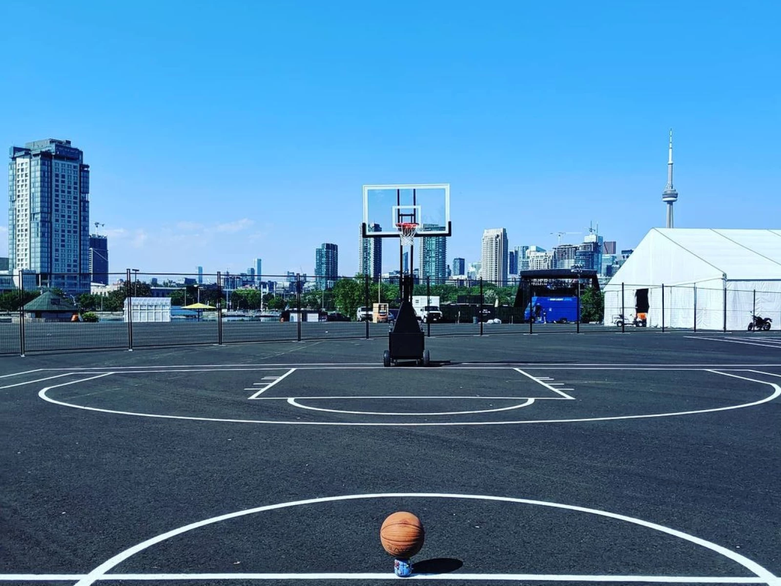 Toronto Basketball Court: Trillium Park – Courts of the World
