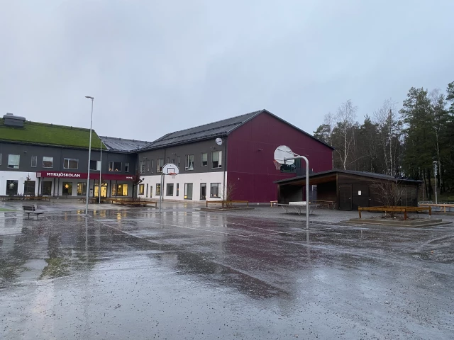 Basketball Court in Myrsjöskolan