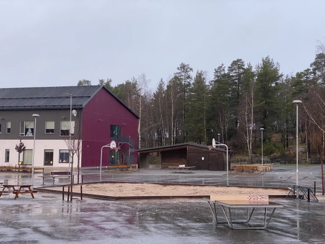 Profile of the basketball court Myrsjöskola 1, Saltsjö-boo, Sweden