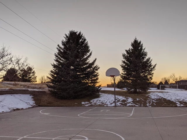 Profile of the basketball court Peakview North Park Hoop, Centennial, CO, United States