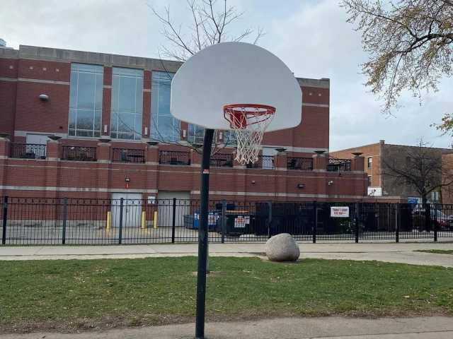 OPEN Basketball Courts in Chicago Right Now! — Squadz
