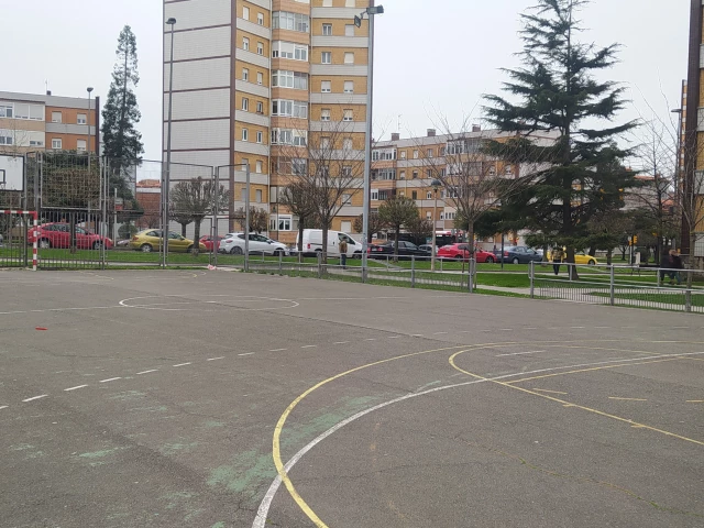 Profile of the basketball court Pista Milquinientas, Gijón, Spain