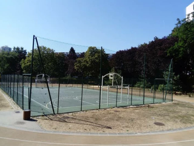 Profile of the basketball court Stade Municipal, Ville-d'Avray, France