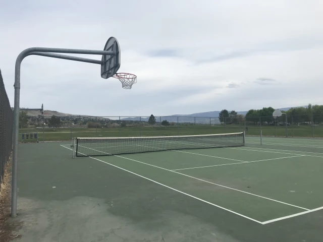 Profile of the basketball court Confluence State Park, Wenatchee, WA, United States