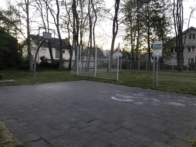 Profile of the basketball court Spielplatz Hausinger Straße, Langenfeld (Rheinland), Germany