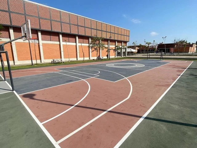 Profile of the basketball court La Lija, Puerto Vallarta, Mexico