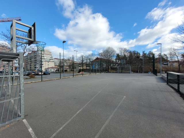Profile of the basketball court Brandbergsskolan, Haninge, Sweden