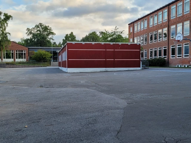 Profile of the basketball court Mälarhöjdens skola, Hägersten, Sweden