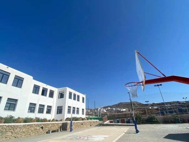 Profile of the basketball court Sychroni Paideia School, Mikonos, Greece