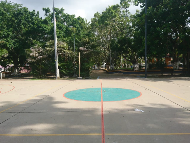 Profile of the basketball court Plaza del Sol de San Pancho, San Francisco, Mexico