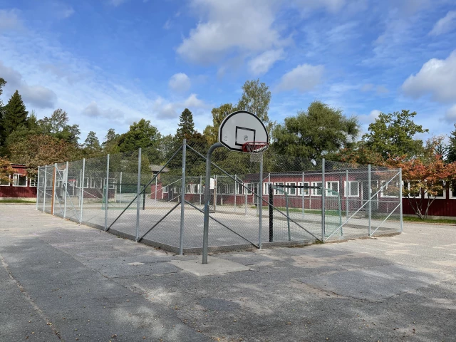 Profile of the basketball court Fornuddens skola, Tyresö, Sweden