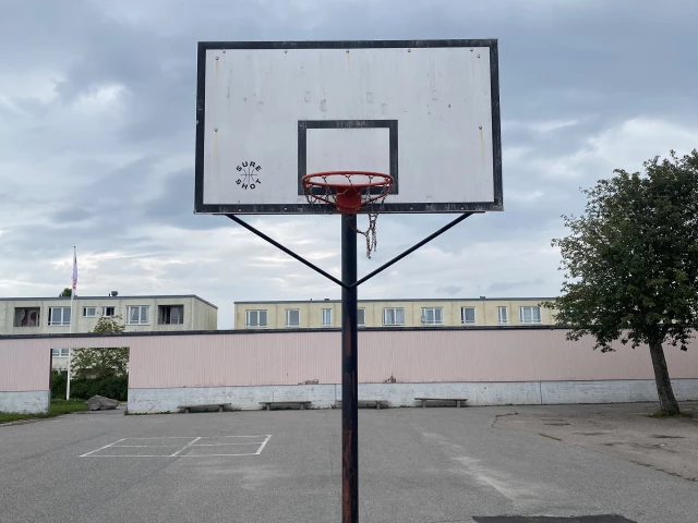Profile of the basketball court Vallbyskolan, Västerås, Sweden
