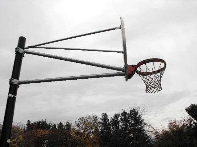 Profile of the basketball court Burgess Park, Palo Alto, CA, United States