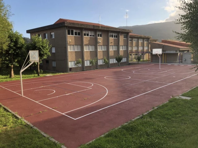 Profile of the basketball court IES Fontexería, Muros, Spain