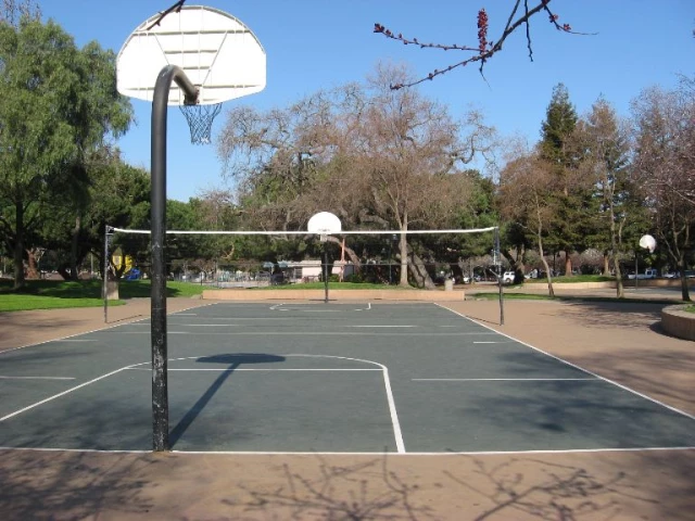 Two basketball courts at Rengstorff Park in Mountain View, USA