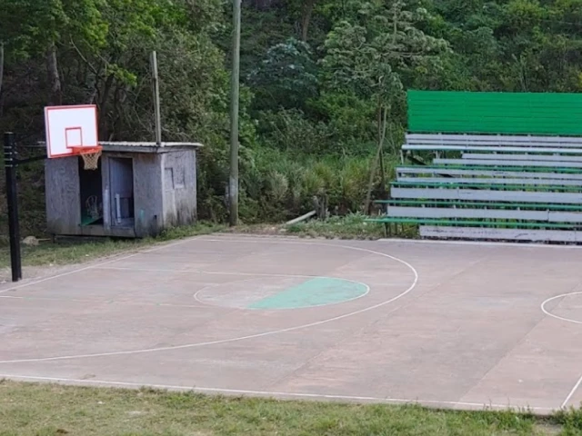 Profile of the basketball court Pandy Town, Oakridge, Honduras