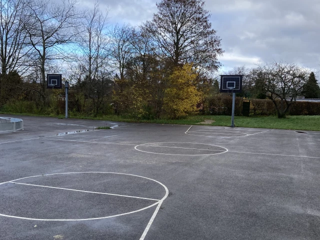 Profile of the basketball court Søndersøskolen, Værløse, Denmark