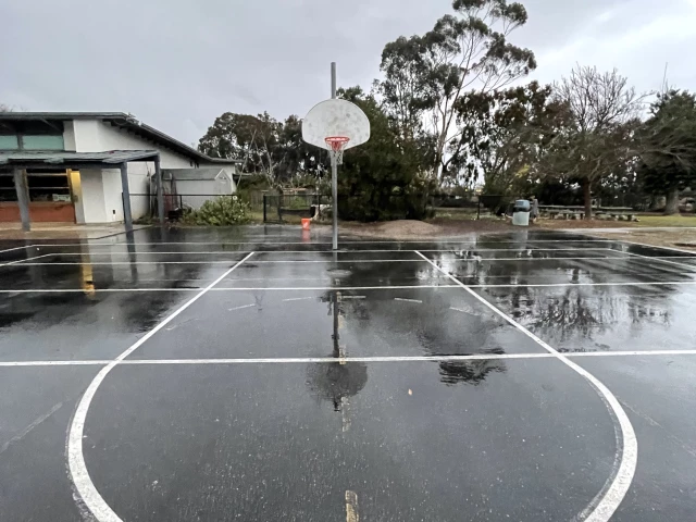 Profile of the basketball court Isla Vista Elementary School, Goleta, CA, United States