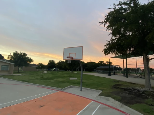 Profile of the basketball court Daffron Elementary School, Plano, TX, United States