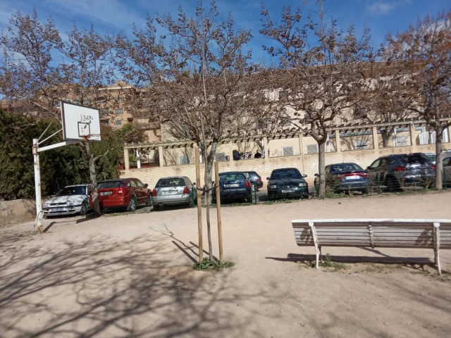 Profile of the basketball court Canastas Paseo del Queiles, Tudela, Spain