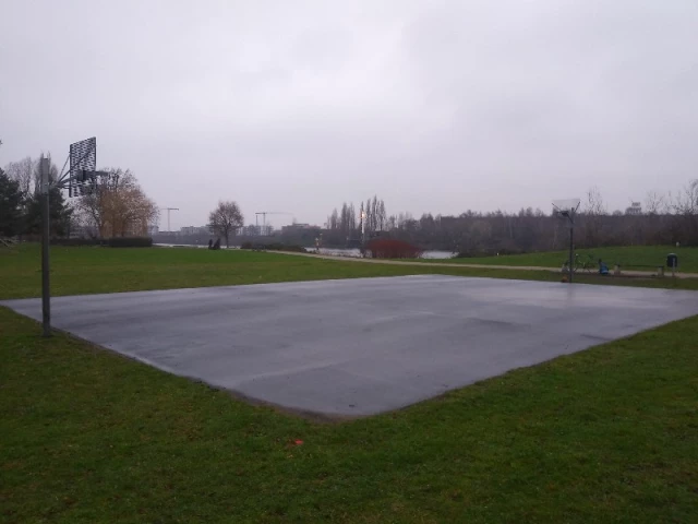 Court Weseruferpark