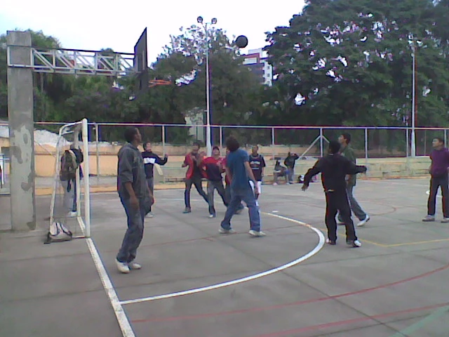 Basketball in Praça Oscar Pires.