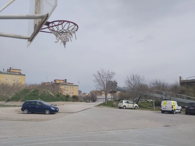 Profile of the basketball court Cancha Exterior Palacio de los Deportes, Huesca, Spain