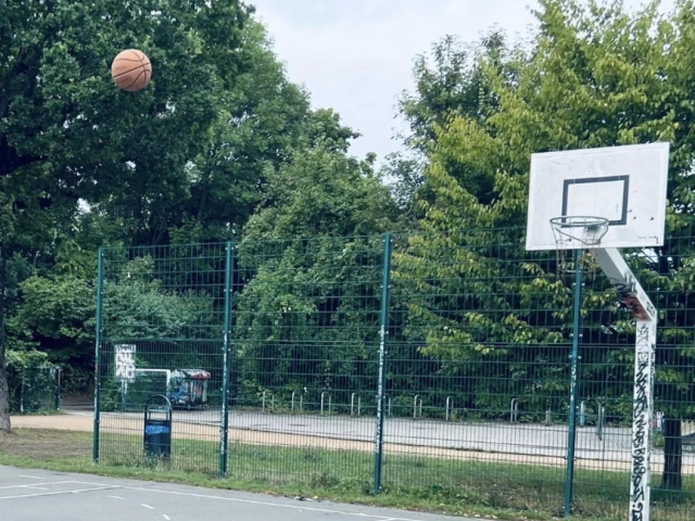 Profile of the basketball court Sportplatz Lindenthaler Straße, Leipzig, Germany