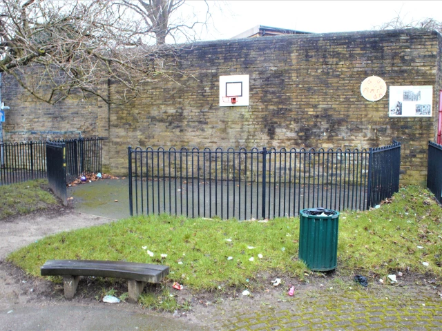 Profile of the basketball court Mini Court, Halifax, United Kingdom