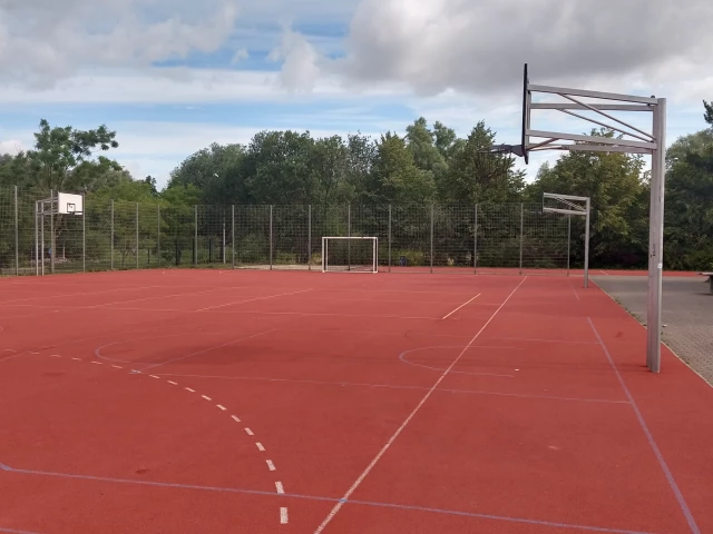 Profile of the basketball court Olof-Palme-Straße, Rostock, Germany