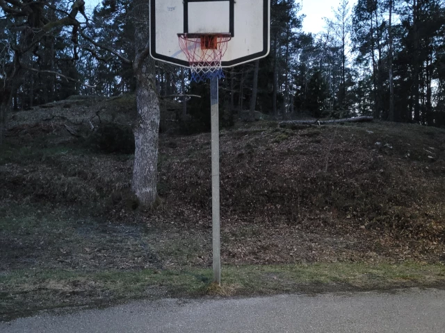 Profile of the basketball court Ösbyvägen, Gustavsberg, Sweden