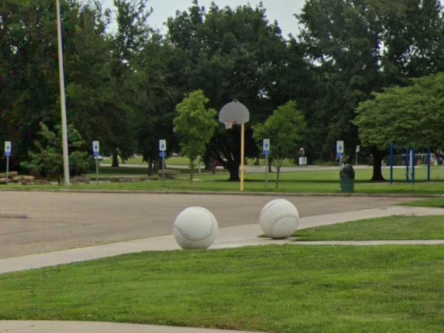 Profile of the basketball court Gage Park Parking Lot, Topeka, KS, United States
