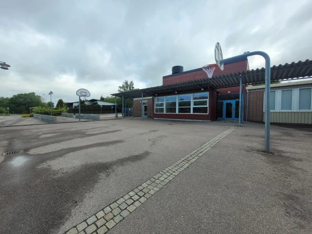 Profile of the basketball court Hovåsskolan Basketplan 1, Hovås, Sweden