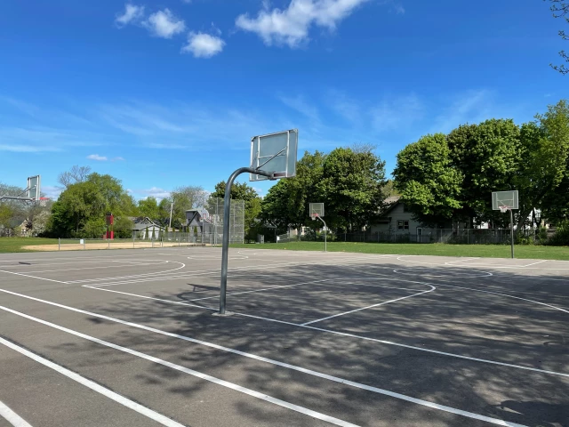 Profile of the basketball court Lake Bluff Elementary School, Shorewood, WI, United States