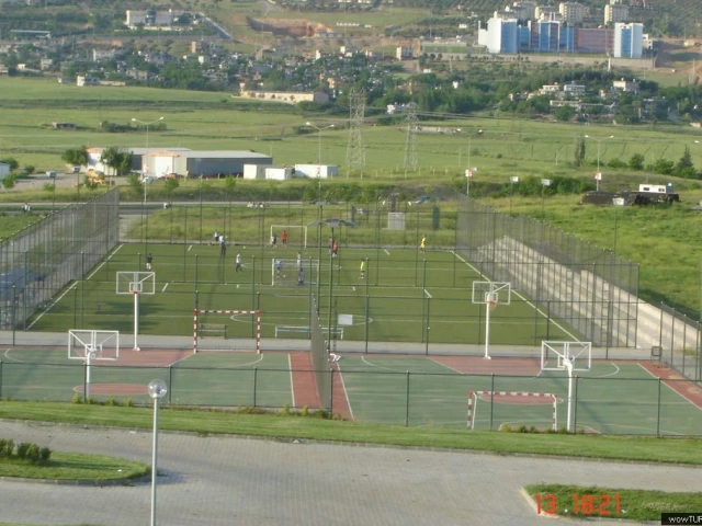 The two full courts at Sütçü İmam Üniversitesi.