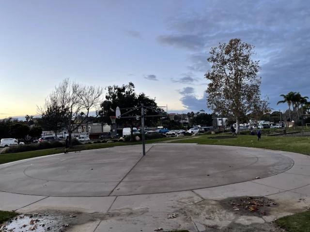 Profile of the basketball court Leucadia Oaks Park, Encinitas, CA, United States
