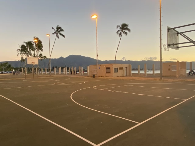 Profile of the basketball court Hale’iwa Beach, Haleiwa, HI, United States