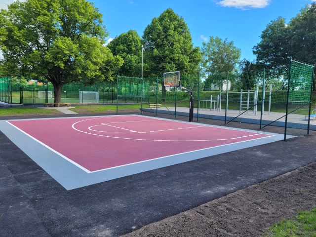 Profile of the basketball court Sunnanskolan Streetcourt, Solna, Sweden