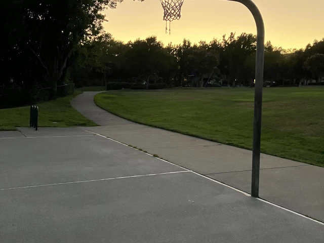 Profile of the basketball court Rolling Hills Park, Fairfield, CA, United States