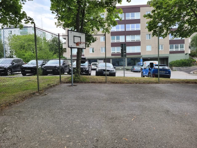 Profile of the basketball court Lågkorg Edinsvägen, Nacka, Sweden