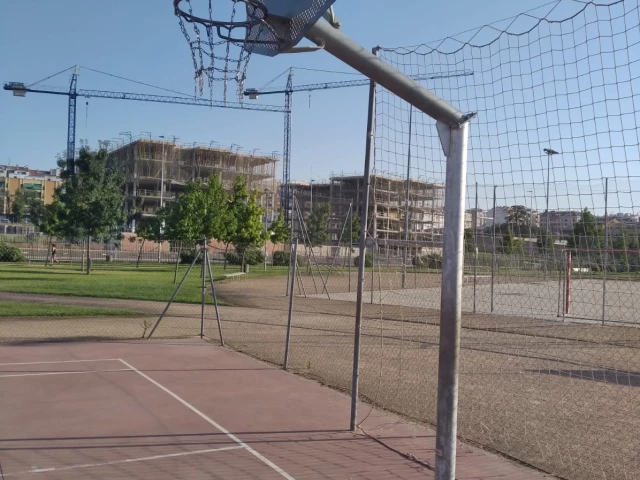 Profile of the basketball court Cancha Parque Fluvial, Badajoz, Spain