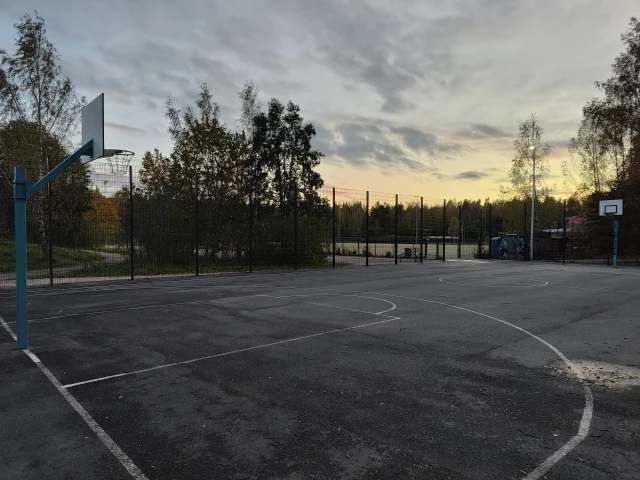 Profile of the basketball court Olarin kenttä, Espoo, Finland
