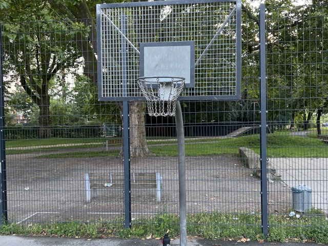Profile of the basketball court Asphalt - 1 Basket, Hannover, Germany