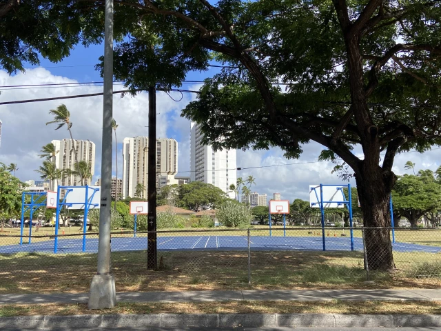 Profile of the basketball court Jefferson Elementary Courts, Honolulu, HI, United States