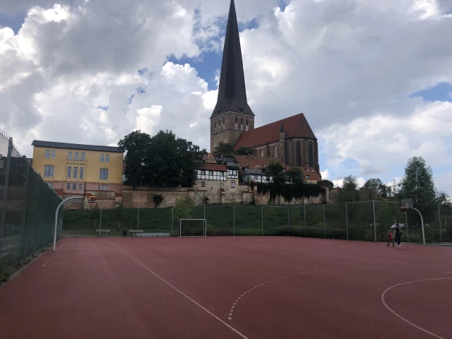 Profile of the basketball court Warnowstraße Petrischanze, Rostock, Germany