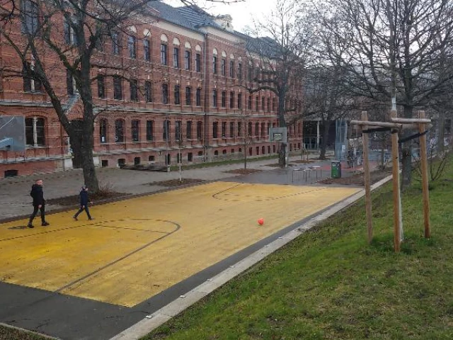 Profile of the basketball court Werner-Heisenberg-Schule, Leipzig, Germany