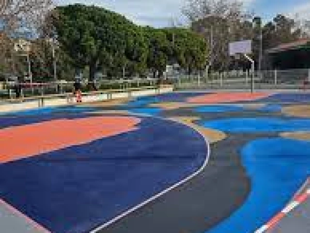 Profile of the basketball court Plages du Mourillon, Toulon, France